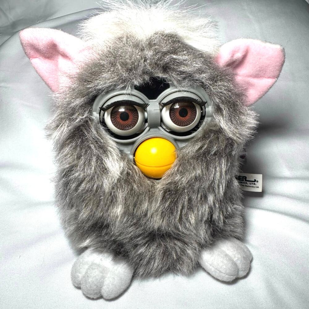Vintage Retired Original 1998 Owl Furby Brown Eyes 2nd Generation WITH TAG